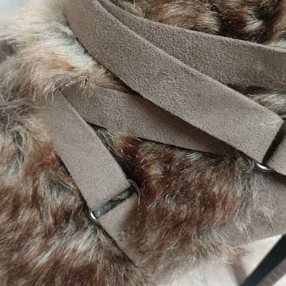 👍 Elle Faux Fur Suede Heels Size 8.5. A6 - Picture 2 of 10